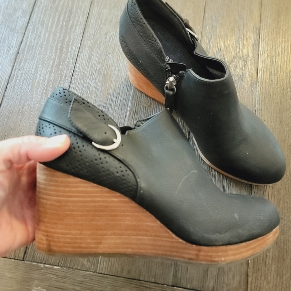 Dr. Scholl's Honor Wedge Size 8.5 - Picture 6 of 8